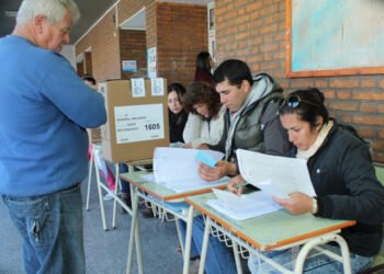 Pagan a quienes fueron autoridades de mesa de las PASO provinciales