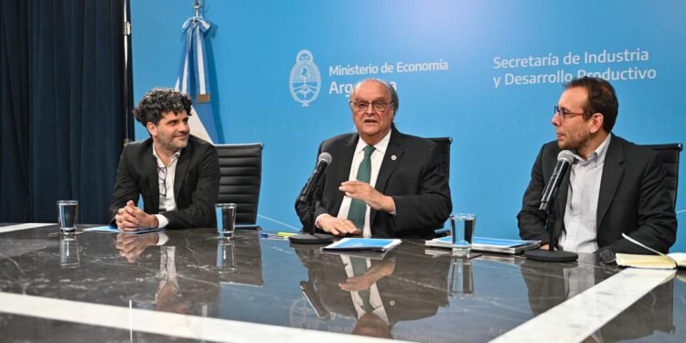 Industria anunció más financiamiento a las empresas para acrecentar la actividad económica