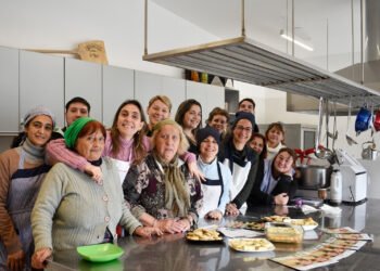 La provincia brinda capacitaciones sobre la ley de Etiquetado Frontal en instituciones oficiales