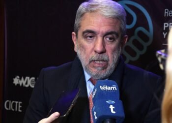 El Gobierno calificó como hechos delictivos los intentos de saqueos a supermercados