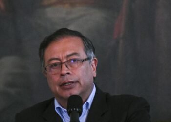 Petro negó que el comandante del Ejército supiera de un plan del ELN para matar a Barbosa