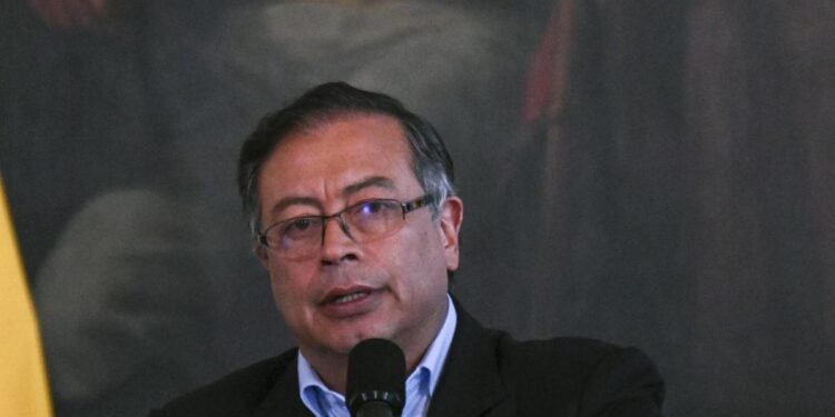 Petro negó que el comandante del Ejército supiera de un plan del ELN para matar a Barbosa