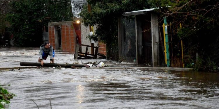 El temporal en suelo bonaerense: inundaciones, evacuados y récord de precipitaciones