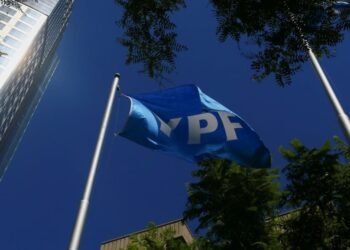 Desde el Gobierno Argentina propone pagar 15.100 millones de dólares al estudio que ganó el juicio por YPF