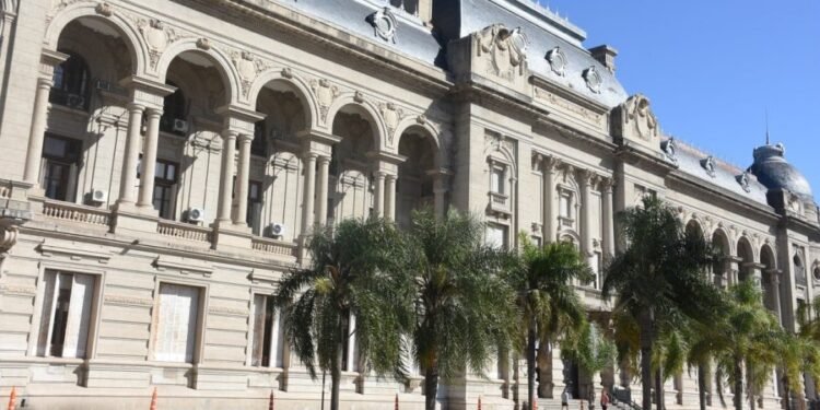 Reforma de Ganancias: Santa Fe podría perder $145 mil millones