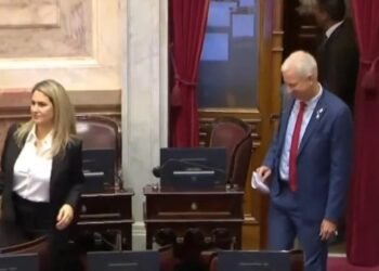 «Buenas tardes, ¿cómo les va? Tanto tiempo»: la ironía de Cristina a Losada y Scarpin