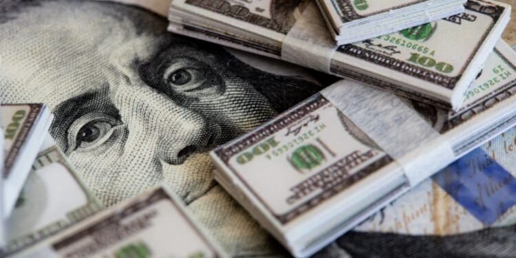 La síntesis del día Economía incrementó la deuda en pesos que se actualiza con CER o por el dólar