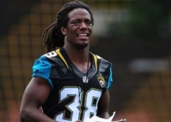 Estados Unidos Un exjugador de la NFL desapareció tras el homicidio de su madre