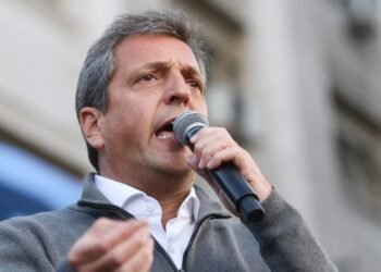 Teléfono para Santa Fe y Córdoba El proyecto de Presupuesto de Massa perjudica a la Caja de Jubilaciones