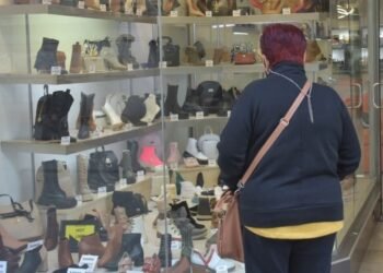 Fuertes bajas en calzado e indumentaria Devaluación e inflación hicieron caer el consumo en agosto