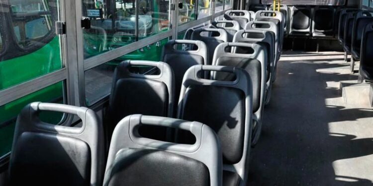 Un paro afecta el servicio de colectivos de dos empresas en el sur del conurbano