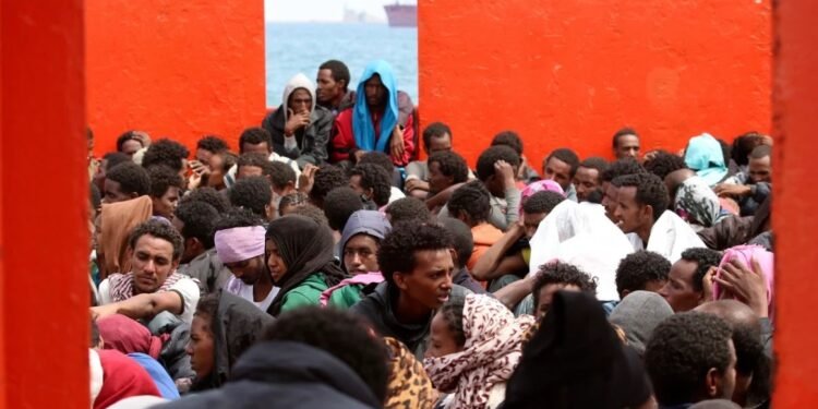 Similar a prisión Italia abrirá centros de recepción y repatriación para enfrentar la crisis migratoria