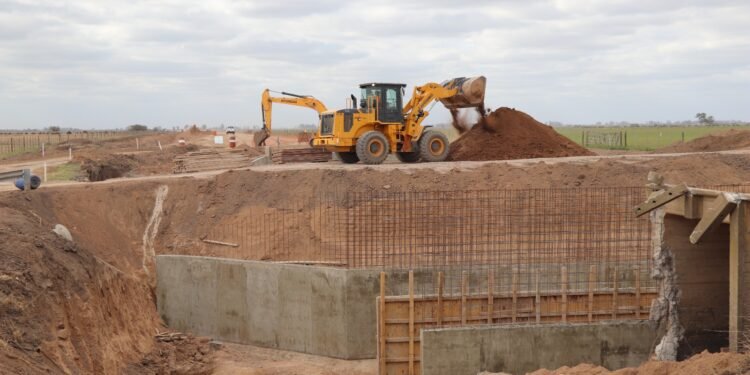 Avanza la pavimentación del acceso a Aurelia desde la ruta 70