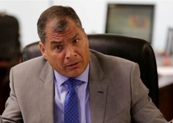 «Odio profundo» Dichos contra el Papa: para Rafael Correa, Javier Milei tiene un «caos profundo en el alma»