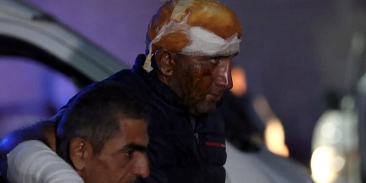En medio del creciente éxodo hacia Armenia Hay 68 personas muertas y casi 300 heridas debido a una explosión en Nagorno Karabaj