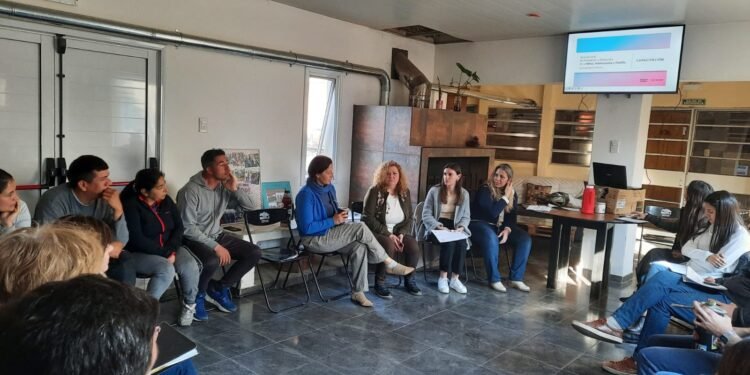 El servicio local de Niñez capacita sobre protocolos de actuación