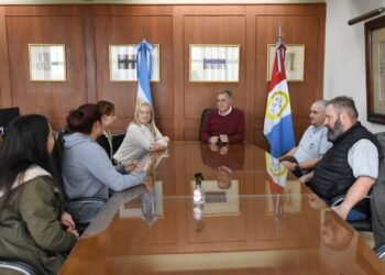 Encuentro del Intendente con estudiantes que participarán del Concurso Nacional «INNOVAR»
