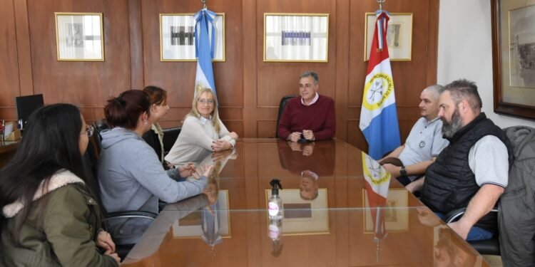 Encuentro del Intendente con estudiantes que participarán del Concurso Nacional «INNOVAR»