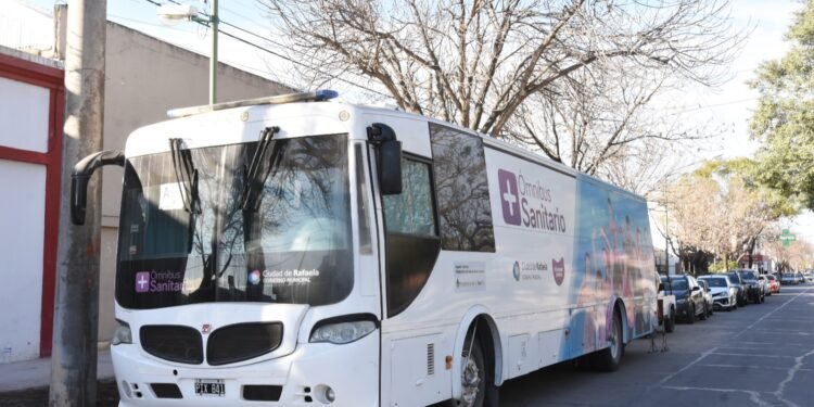 Desde este lunes, el Ómnibus Sanitario funciona en barrio Fátima