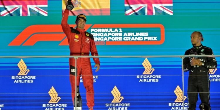 GP de Singapur Luego de 10 victorias consecutivas, Verstappen no hizo podio en la Fórmula 1: ganó Carlos Sainz