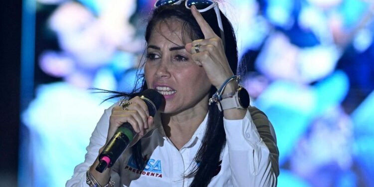 Amenazaron de muerte a la candidata correísta: recibirá protección de las FFAA