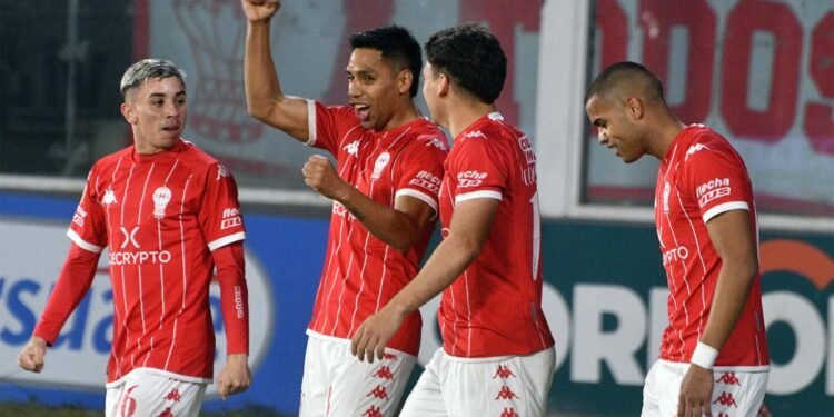 En un festival de goles Huracán eliminó a Racing de la Copa Argentina