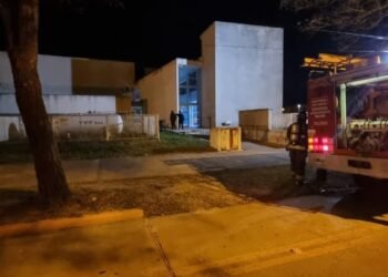Bomberos Voluntarios controlan un conato de incendio en el Instituto del Profesorado