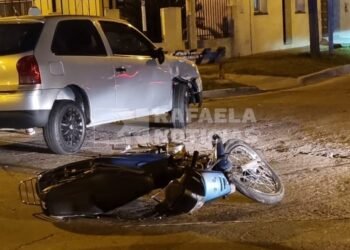 Fuerte accidente en calle Tucumán: un motociclista resultó gravemente herido