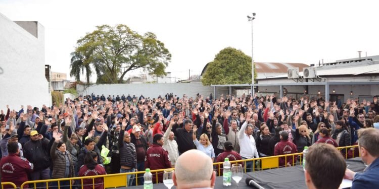 Trabajadores municipales nucleados en el SEOM aprobaron la ruptura con FESTRAM