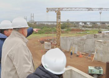 Acueducto Gran Rosario: Perotti recorrió la obra de ampliación de la planta potabilizadora de ASSA