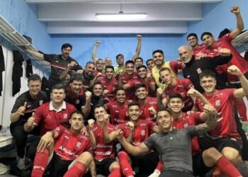 El León goleó a Antonina y se salvó del descenso