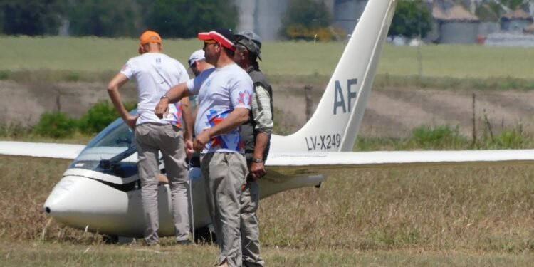 Encuentro de vuelo deportivo en el Club de Planeadores