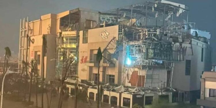 México en alerta El huracán Otis pegó fuerte en Acapulco: impactantes imágenes del fenómeno