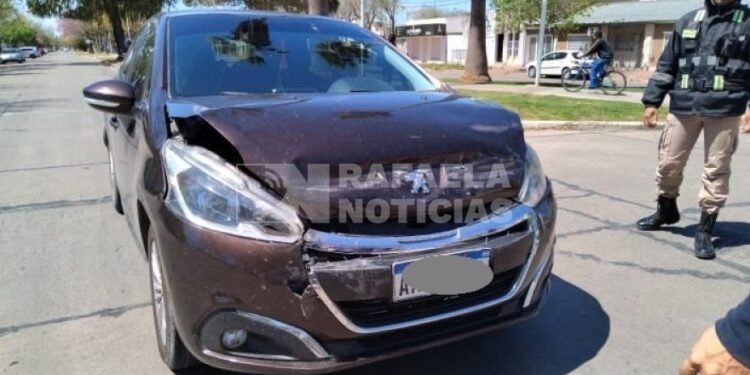 Un motociclista resultó lesionado tras un accidente en el centro de la ciudad