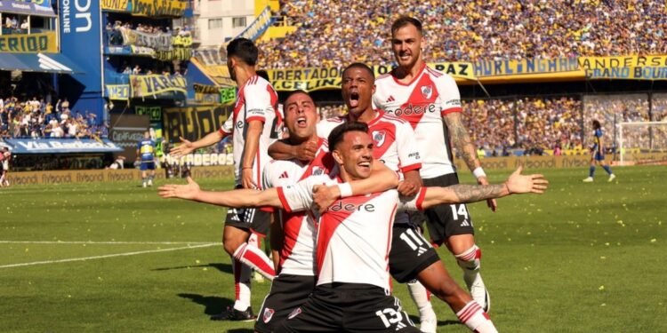 Con polémica En la Bombonera, River venció 2 a 0 a un Boca que piensa en la Libertadores