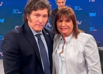 Abrazo político Milei y Bullrich sellaron su acuerdo en la televisión