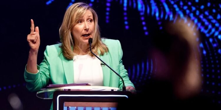 Elecciones 2023 Debate presidencial: para Bregman, Milei no es un león sino un «gatito mimoso del poder económico»