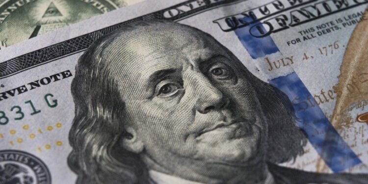 Cotizaciones A qué precio se vende el dólar tras la última medida adoptada por el Gobierno