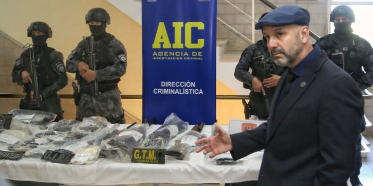 Brilloni brindó detalles sobre armas incautadas en operativos policiales