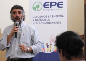 “Energía para Educar”: La EPE visitó escuelas en Santa Rosa de Calchines y Estación María Juana