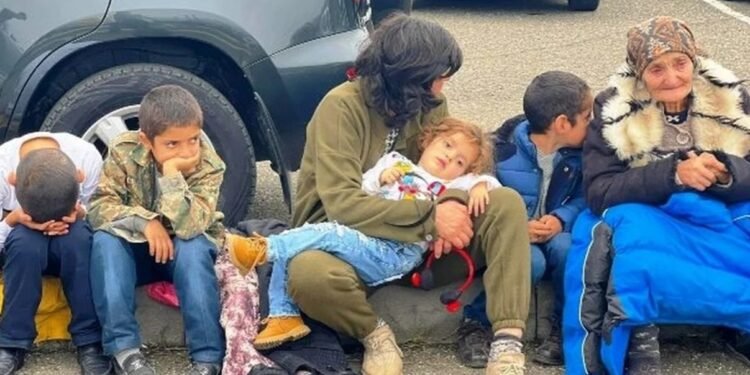 Horas dramáticas para miles de personas Los armenios de Artsaj ante una nueva limpieza étnica