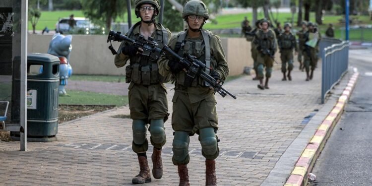 Israel asegura haber retomado el control en el sur y estima más de 1.100 muertos