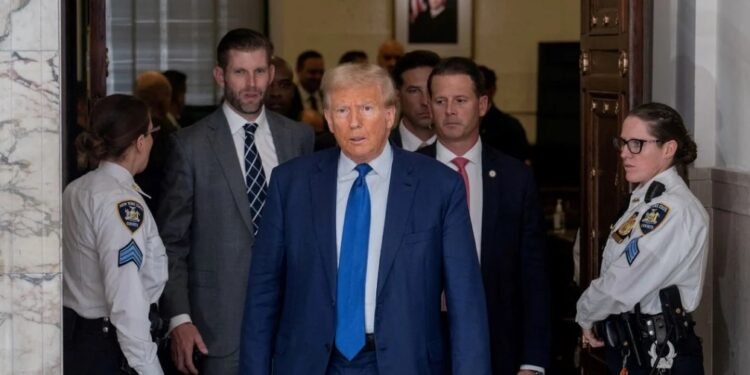 Nueva York Trump deberá pagar 10.000 dólares por violar la orden de silencio en su juicio