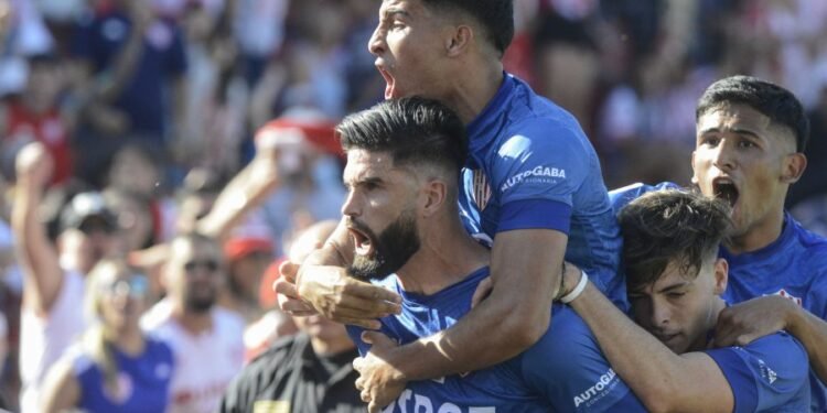 Agónico triunfo para Unión, que se aleja de la zona de descenso