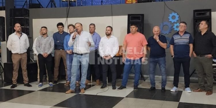Los trabajadores metalúrgicos celebraron su fiesta anual con una gran cena show