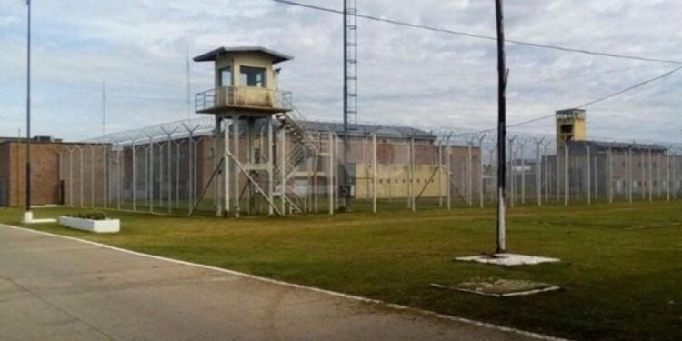 Trágica gresca en la cárcel de Piñero: un muerto y cuatro heridos