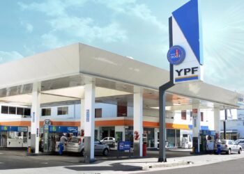 En las estaciones de servicio de YPF «la situación tiende a normalizarse»