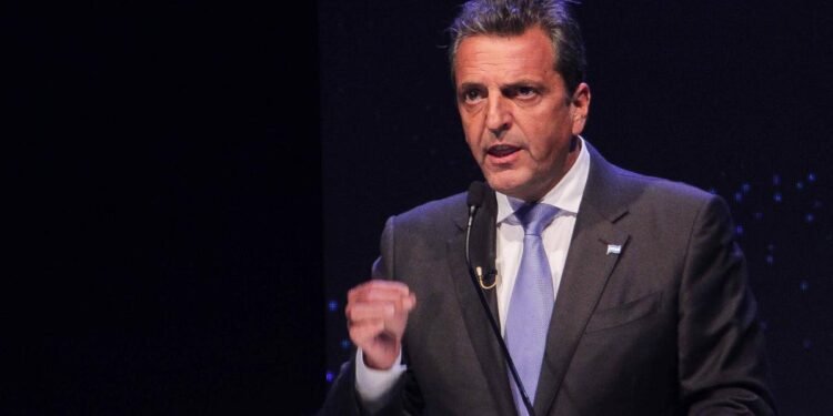 Massa anunció un dólar diferencial para todo el sector exportador