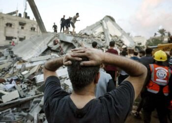 Se retrasa la orden de Israel para entrar en Gaza, donde sigue el éxodo de palestinos