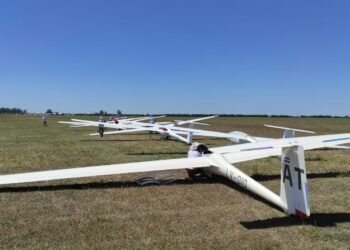 Encuentro de vuelo deportivo en el Club de Planeadores
